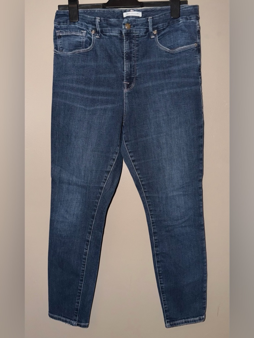 Good American Good Legs Crop Jeans Size 10/32 Medium Wash Stretch Denim